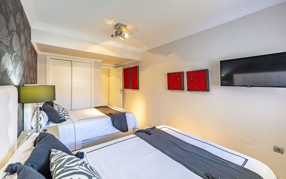 4 slaapkamer Penthouse te koop in Golden Mile met zwembad garage - € 1.295.000 (Ref: 9540542)