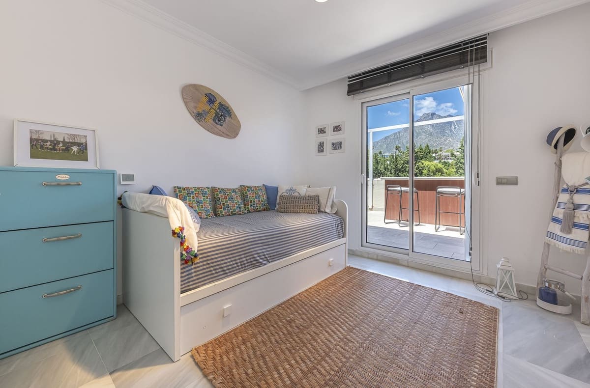 4 slaapkamer Penthouse te koop in Golden Mile met zwembad garage - € 1.295.000 (Ref: 9540542)