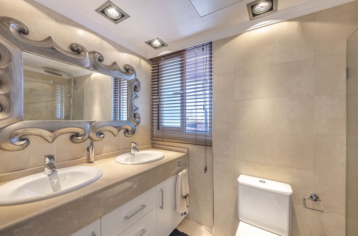 4 slaapkamer Penthouse te koop in Golden Mile met zwembad garage - € 1.295.000 (Ref: 9540542)