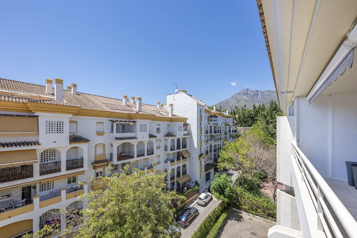 4 slaapkamer Penthouse te koop in Golden Mile met zwembad garage - € 1.295.000 (Ref: 9540542)