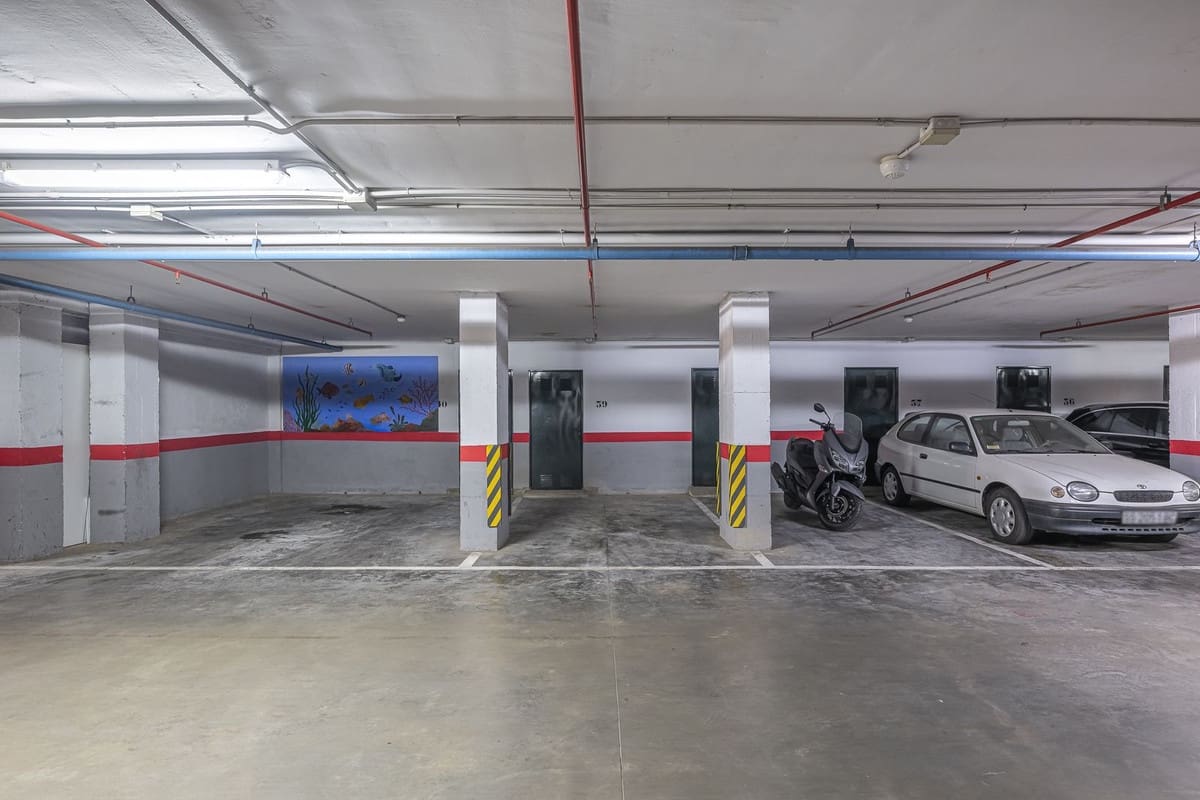 4 slaapkamer Penthouse te koop in Golden Mile met zwembad garage - € 1.295.000 (Ref: 9540542)