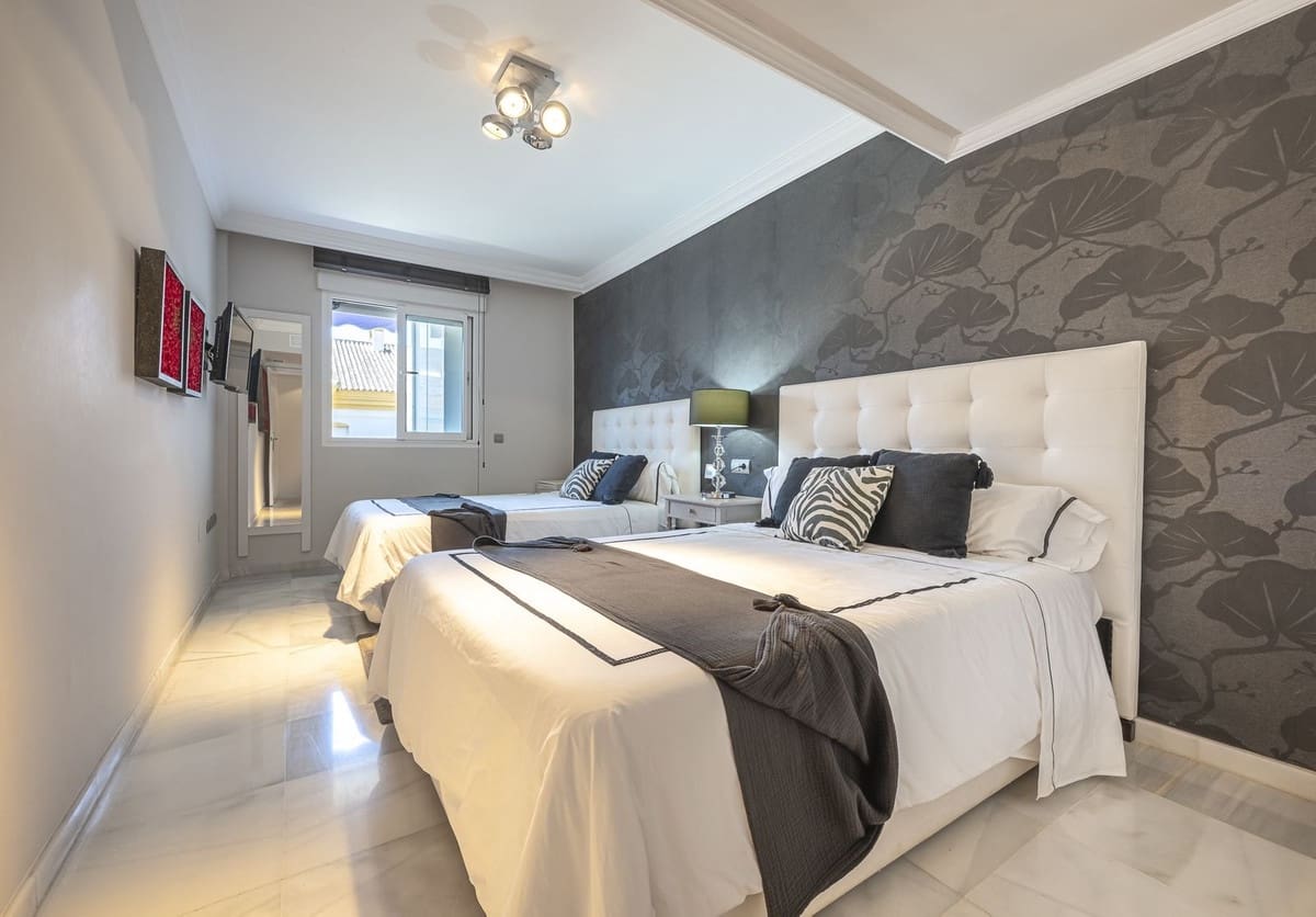 4 slaapkamer Penthouse te koop in Golden Mile met zwembad garage - € 1.295.000 (Ref: 9540542)