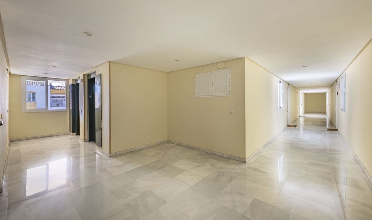 4 slaapkamer Penthouse te koop in Golden Mile met zwembad garage - € 1.295.000 (Ref: 9540542)