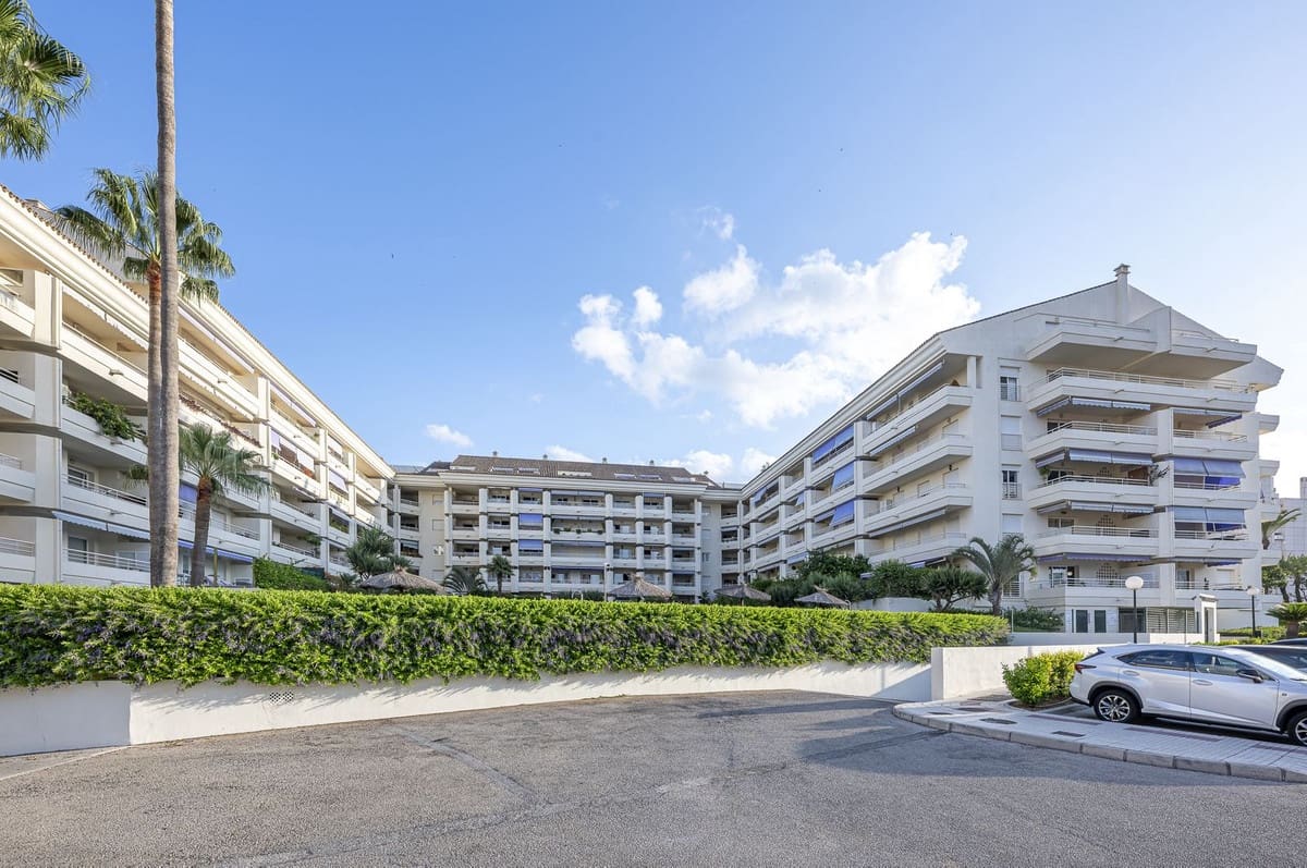 4 slaapkamer Penthouse te koop in Golden Mile met zwembad garage - € 1.295.000 (Ref: 9540542)