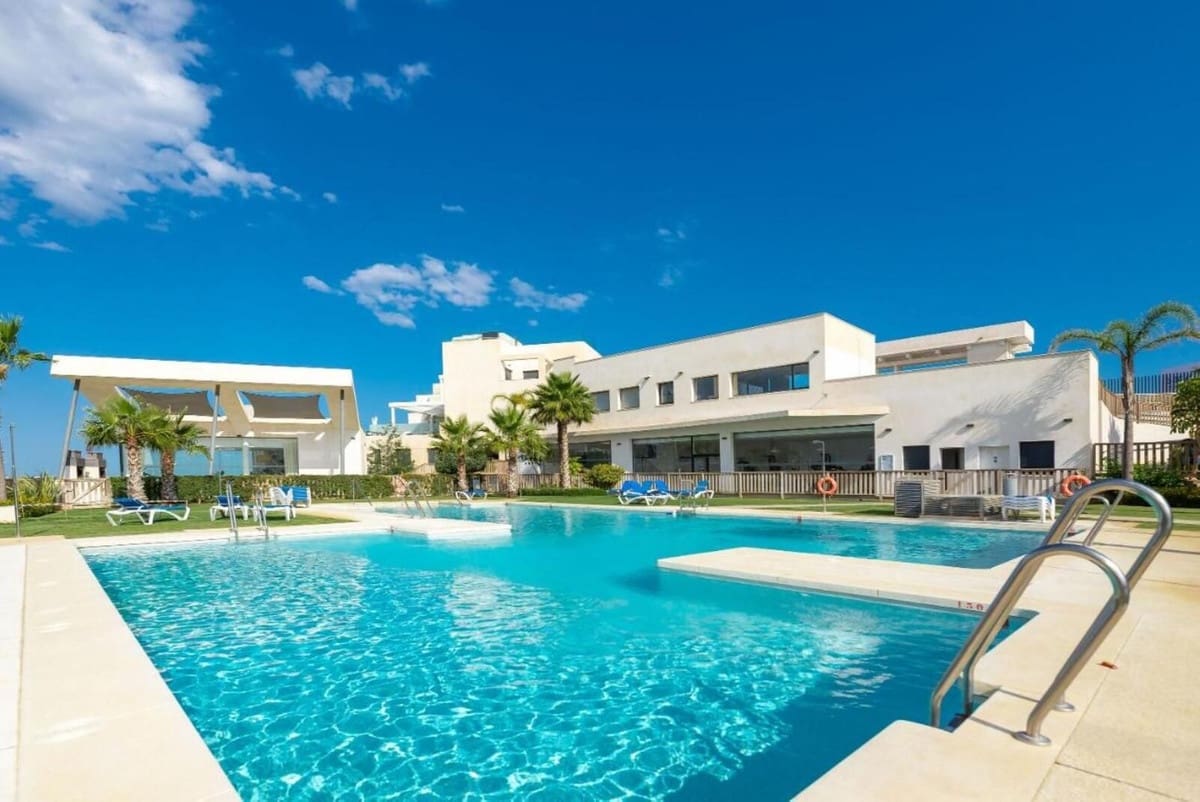 4 bedroom Penthouse for sale in Calahonda with pool garage - € 1,300,000 (Ref: 9540544)