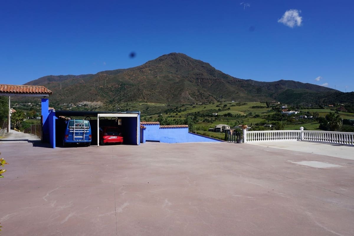 6 quarto Quinta/Casa Rural para venda em Estepona com piscina garagem - 1 300 000 € (Ref: 9540545)