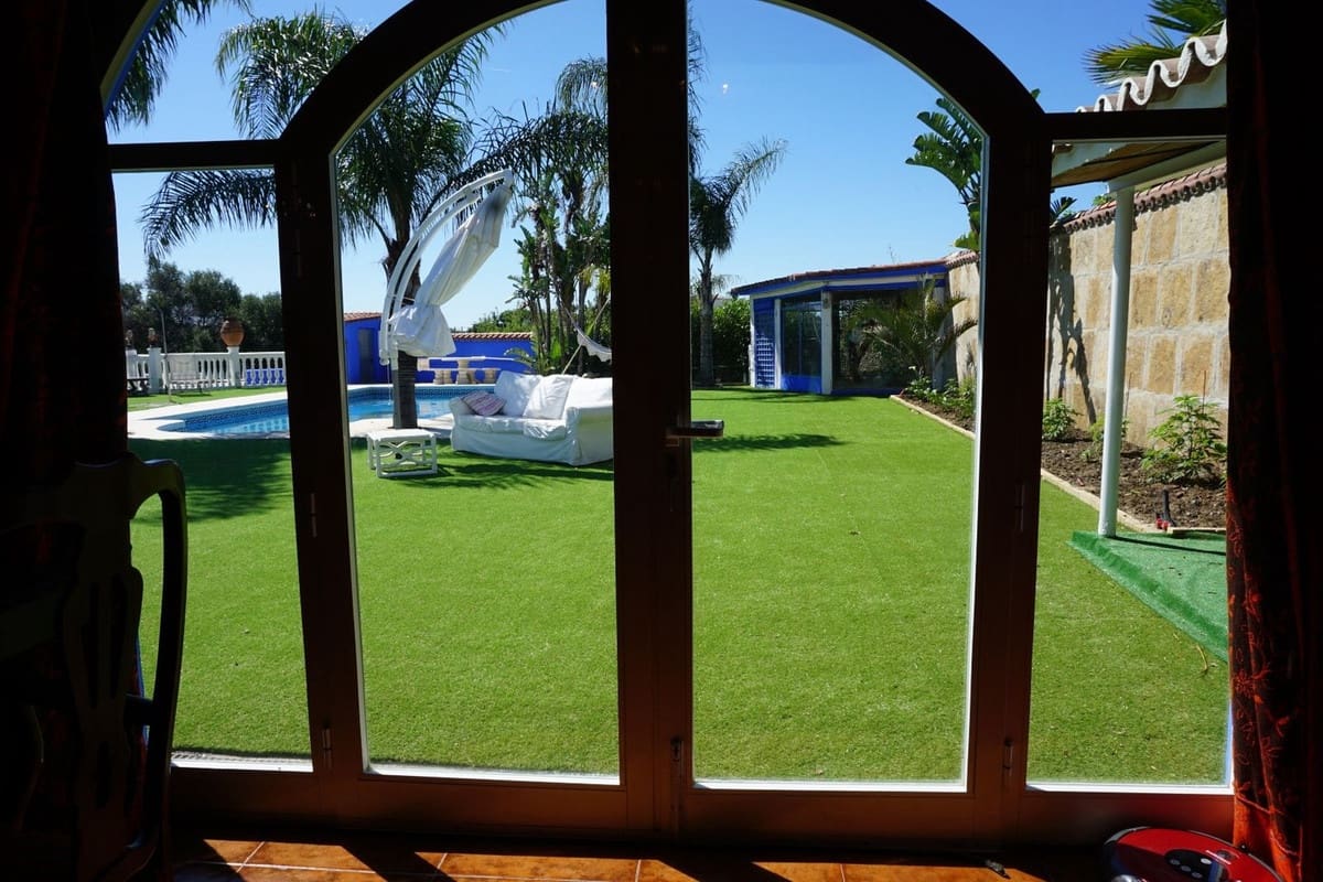 6 quarto Quinta/Casa Rural para venda em Estepona com piscina garagem - 1 300 000 € (Ref: 9540545)