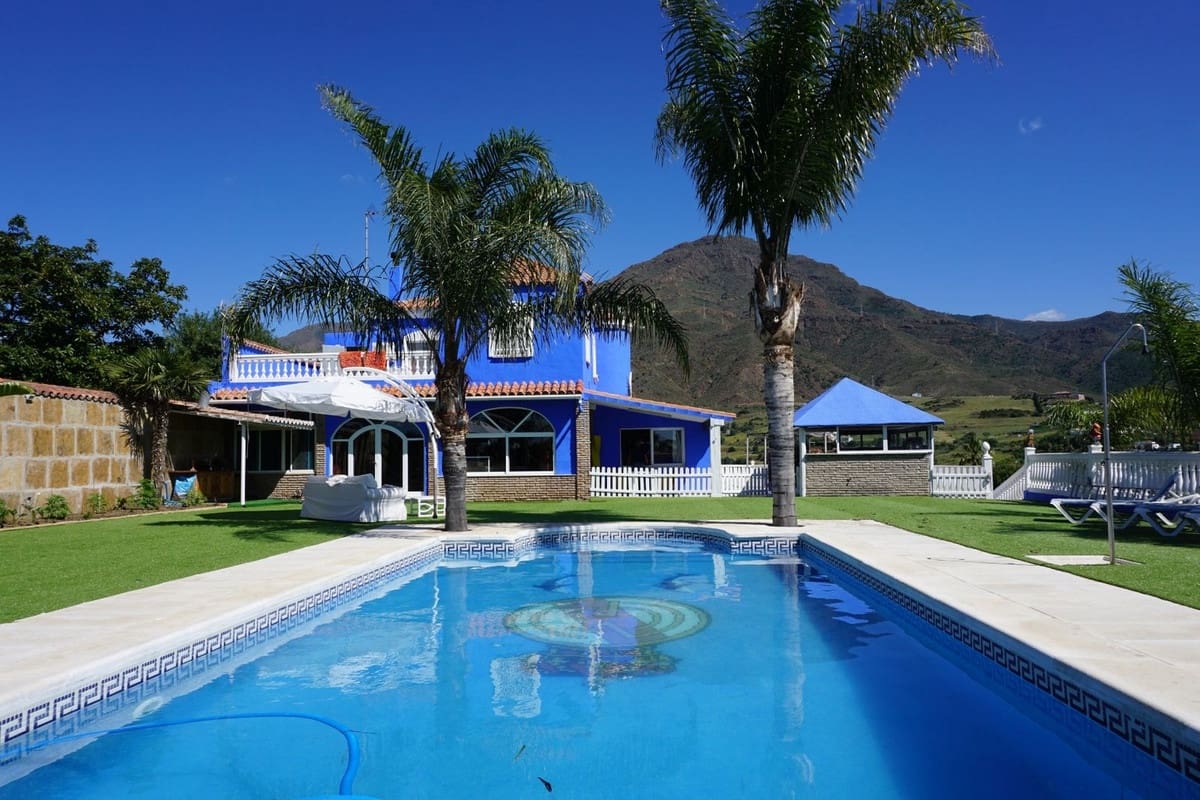 6 quarto Quinta/Casa Rural para venda em Estepona com piscina garagem - 1 300 000 € (Ref: 9540545)