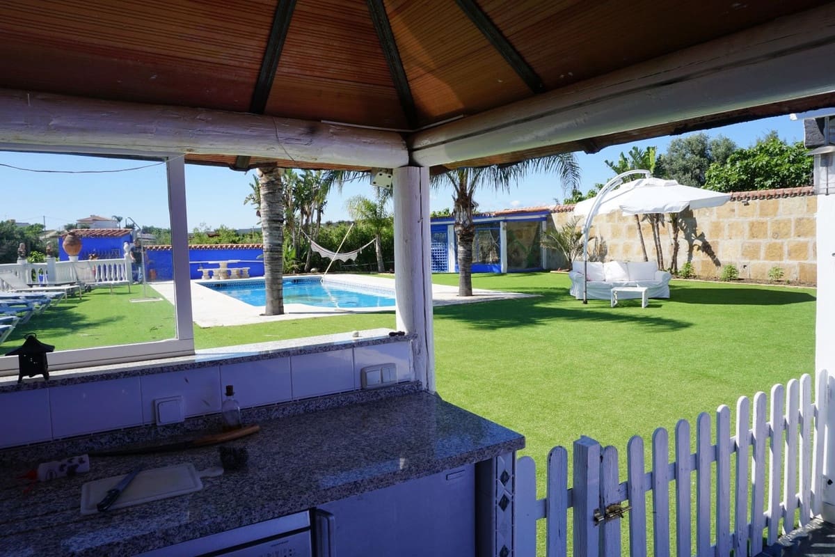 6 quarto Quinta/Casa Rural para venda em Estepona com piscina garagem - 1 300 000 € (Ref: 9540545)