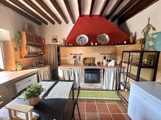 11 bedroom Finca/Country House for sale in Centro Historico, Málaga city with pool - € 1,300,000 (Ref: 9540546)