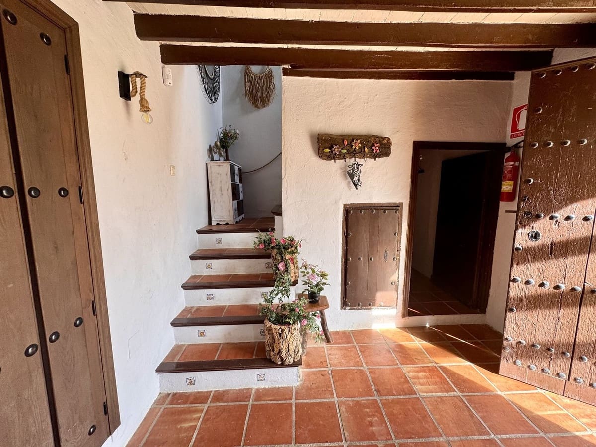 11 bedroom Finca/Country House for sale in Malaga city with pool - € 1,300,000 (Ref: 9540546)