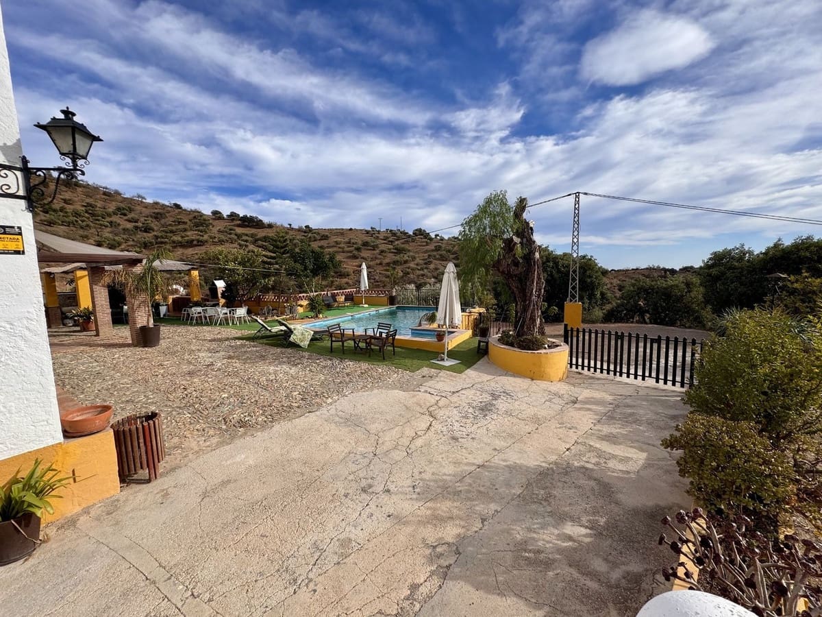 11 bedroom Finca/Country House for sale in Malaga city with pool - € 1,300,000 (Ref: 9540546)