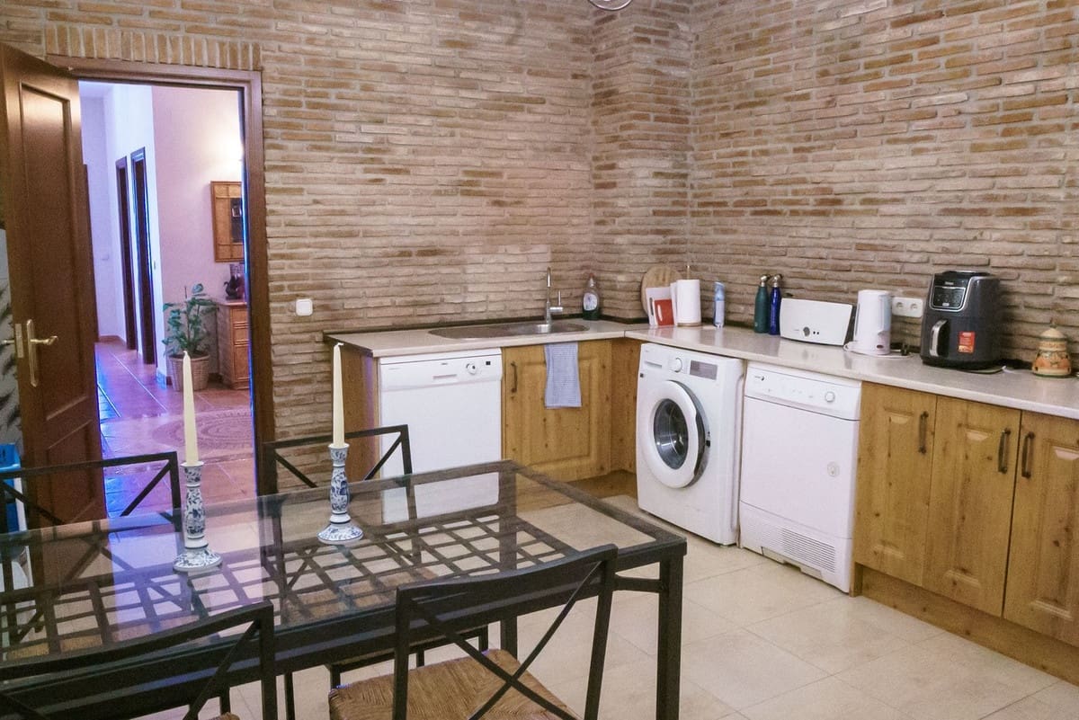 6 soveværelse Villa til salg i Estepona med swimmingpool - € 1.395.000 (Ref: 9540550)