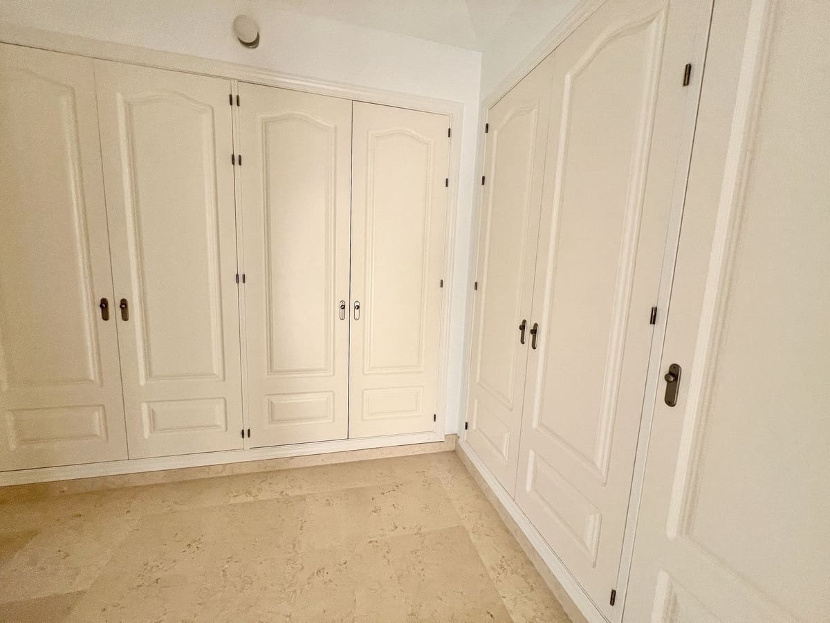 3 bedroom Penthouse for sale in Benahavis with pool garage - € 1,400,000 (Ref: 9540552)