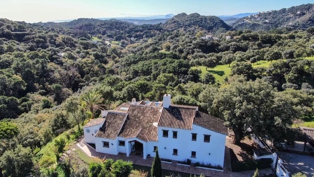 5 chambre Finca/Maison de Campagne à vendre à Casares Pueblo, Casares avec piscine - 1 400 000 € (Ref: 9540554)