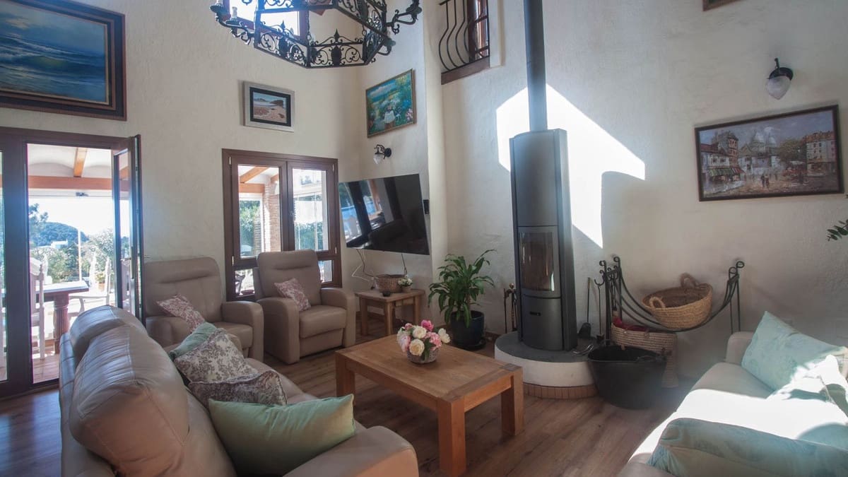 Finca/Casa Rural de 5 habitaciones en Casares en venta con piscina - 1.400.000 € (Ref: 9540554)