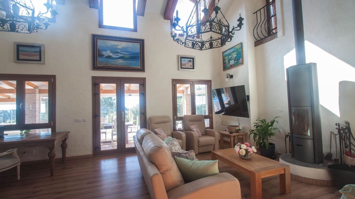 Finca/Casa Rural de 5 habitaciones en Casares en venta con piscina - 1.400.000 € (Ref: 9540554)