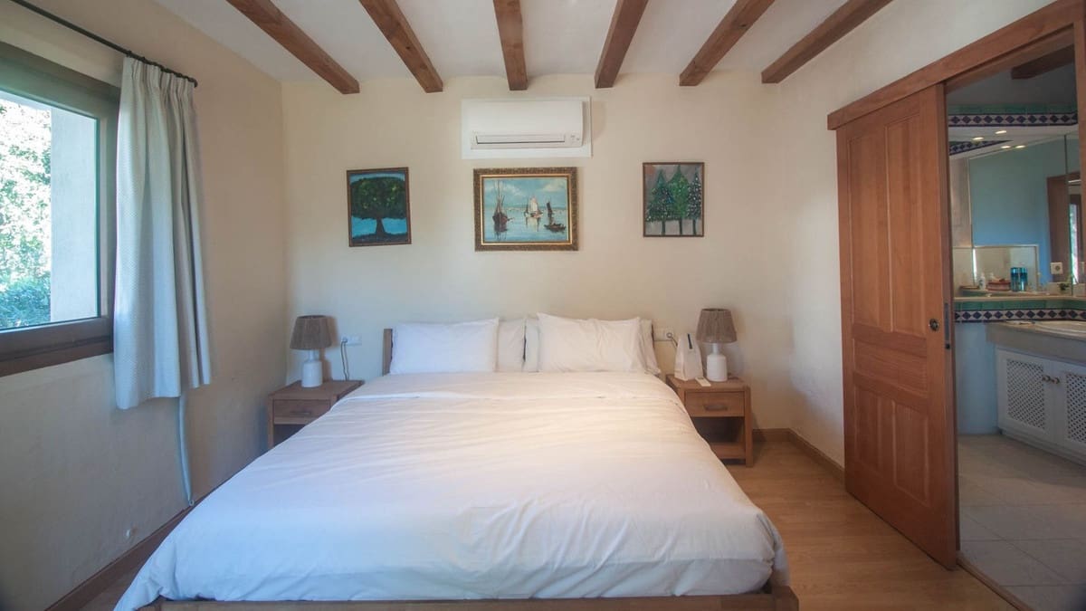 Finca/Casa Rural de 5 habitaciones en Casares en venta con piscina - 1.400.000 € (Ref: 9540554)