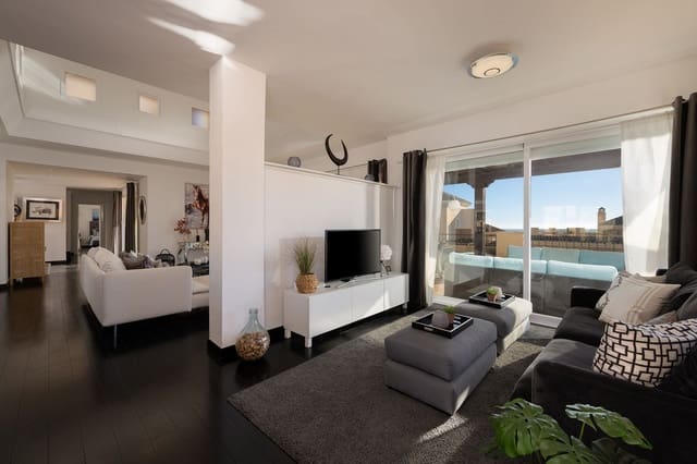 4 quarto Penthouse para venda em Elviria, Marbella com piscina garagem - 1 449 000 € (Ref: 9540555)