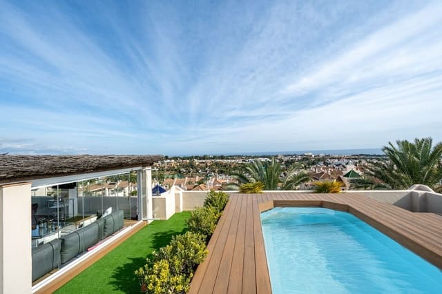 3 makuuhuone Kattohuoneisto myytävänä paikassa El Paraiso, Estepona mukana uima-altaan - 1 495 000 € (Ref: 9540558)