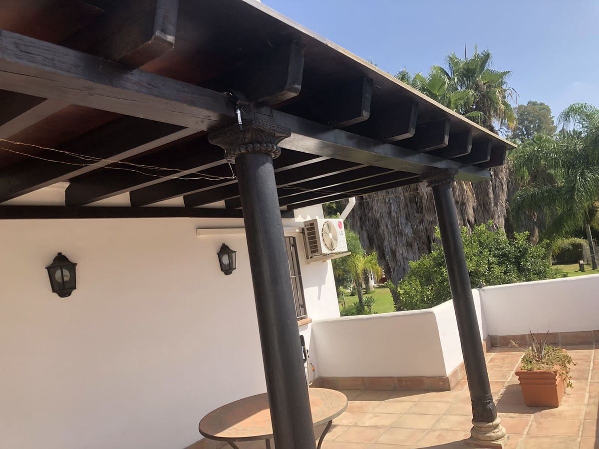 4 quarto Quinta/Casa Rural para venda em Estepona com piscina - 1 495 000 € (Ref: 9540559)