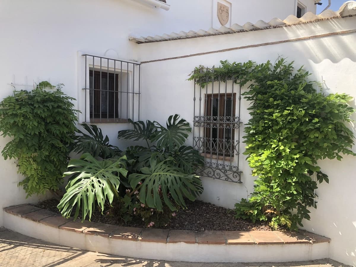 4 quarto Quinta/Casa Rural para venda em Estepona com piscina - 1 495 000 € (Ref: 9540559)