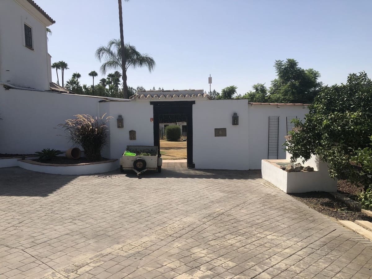 Finca/Casa Rural de 4 habitaciones en Estepona en venta con piscina - 1.495.000 € (Ref: 9540559)