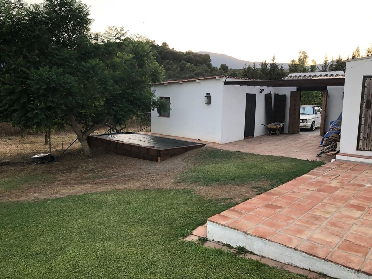 Finca/Casa Rural de 4 habitaciones en Estepona en venta con piscina - 1.495.000 € (Ref: 9540559)