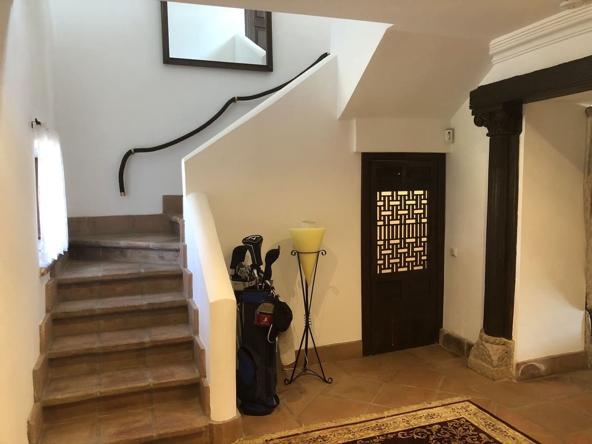 Finca/Casa Rural de 4 habitaciones en Estepona en venta con piscina - 1.495.000 € (Ref: 9540559)