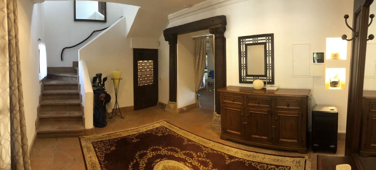 Finca/Casa Rural de 4 habitaciones en Estepona en venta con piscina - 1.495.000 € (Ref: 9540559)