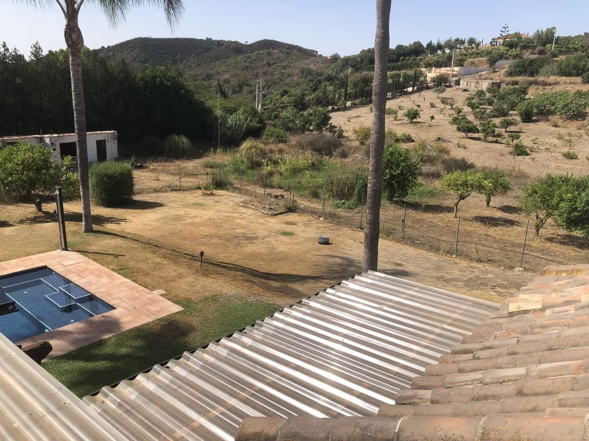Finca/Casa Rural de 4 habitaciones en Estepona en venta con piscina - 1.495.000 € (Ref: 9540559)