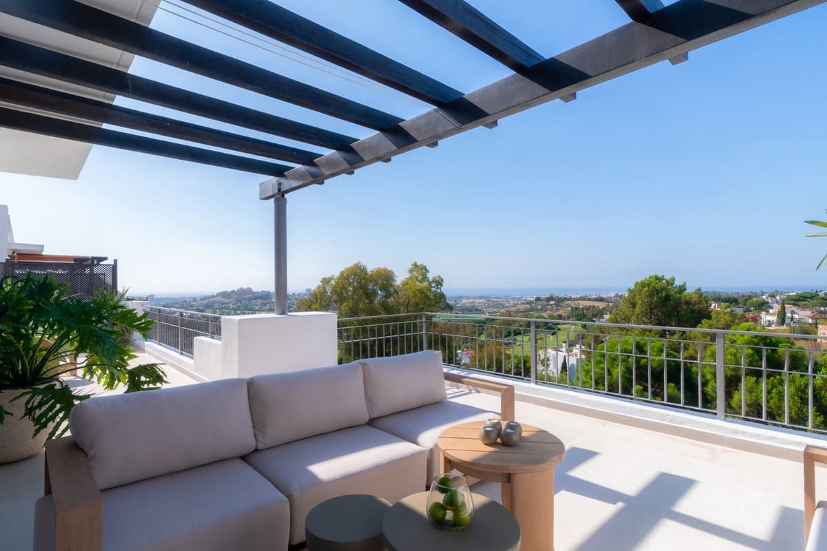 3 sypialnia Penthouse na sprzedaż w La Quinta z basenem - 1 500 000 € (Ref: 9540560)