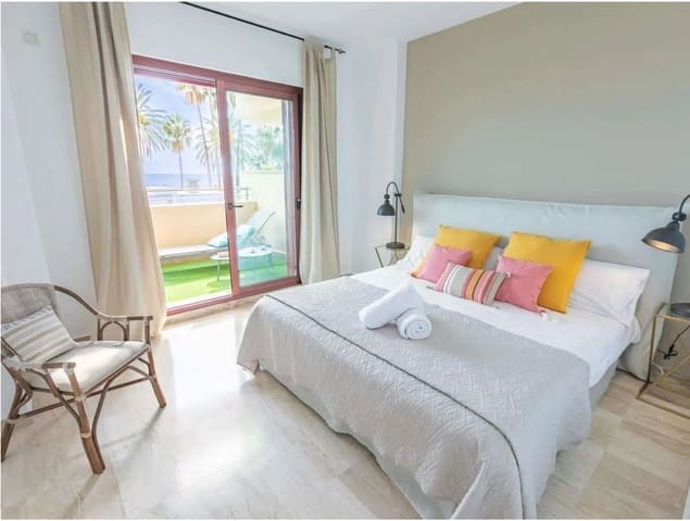 3 bedroom Apartment for sale in San Pedro de Alcántara Pueblo, Marbella with pool garage - € 999,000 (Ref: 9541560)