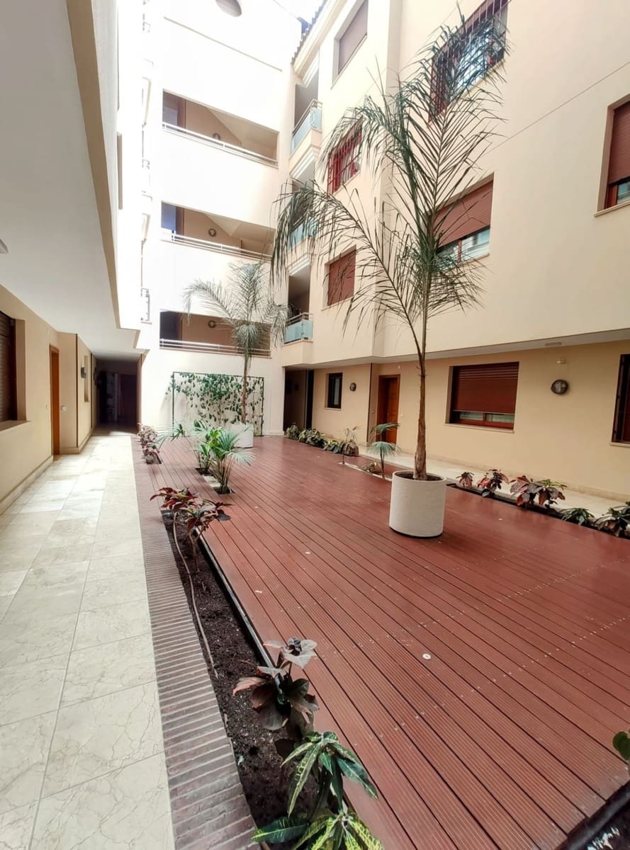 3 bedroom Apartment for sale in San Pedro de Alcantara with pool garage - € 999,000 (Ref: 9541560)