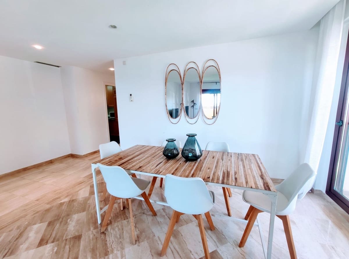 3 bedroom Apartment for sale in San Pedro de Alcantara with pool garage - € 999,000 (Ref: 9541560)