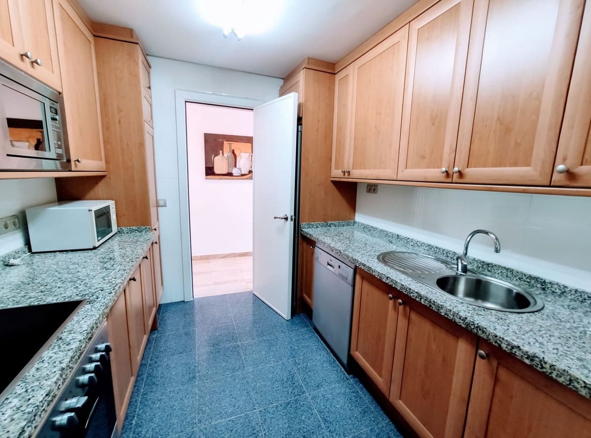 3 bedroom Apartment for sale in San Pedro de Alcantara with pool garage - € 999,000 (Ref: 9541560)