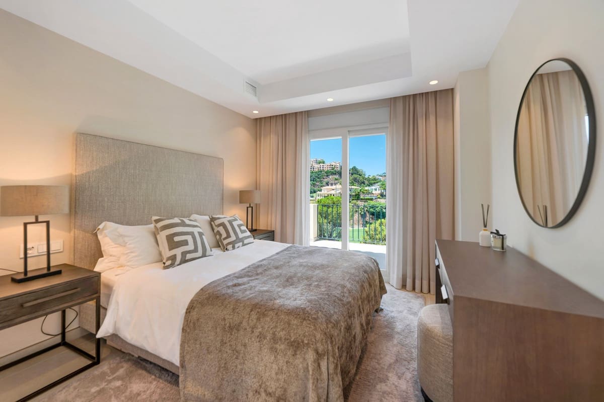 3 soveværelse Byhus til salg i La Quinta med swimmingpool - € 1.195.000 (Ref: 9543798)