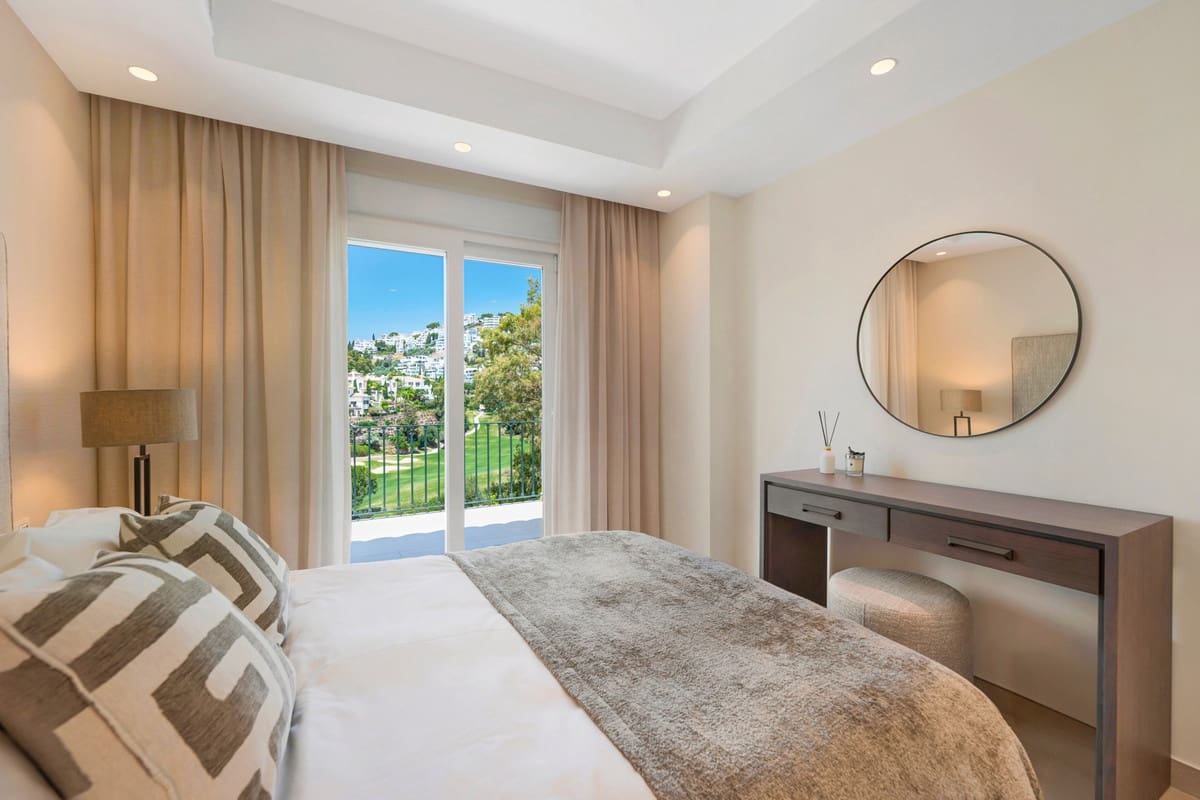 3 soveværelse Byhus til salg i La Quinta med swimmingpool - € 1.195.000 (Ref: 9543798)