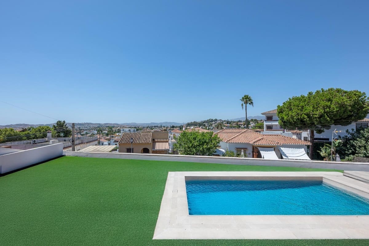 5 slaapkamer Villa te koop in El Coto met zwembad garage - € 1.400.000 (Ref: 9543799)