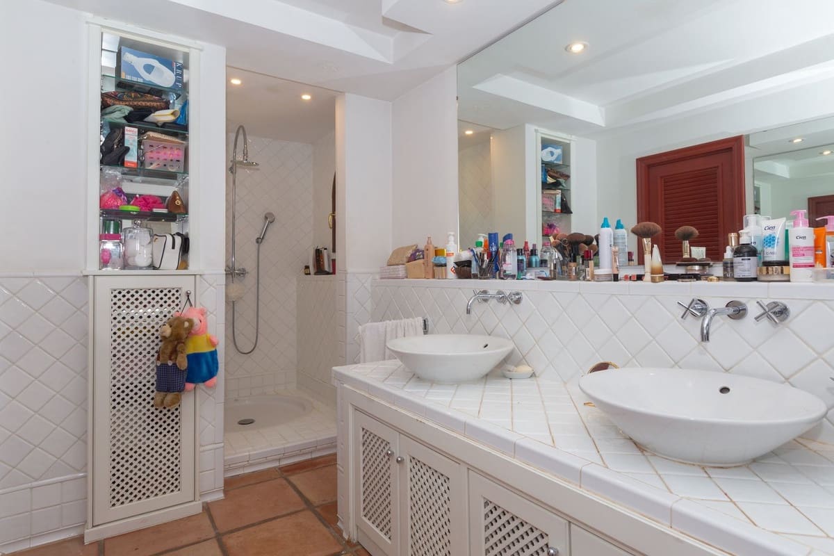 5 slaapkamer Villa te koop in Elviria met zwembad - € 1.495.000 (Ref: 9543800)