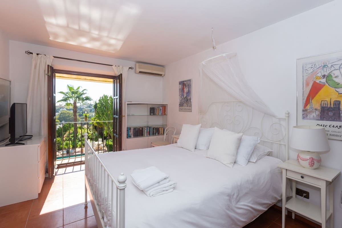 5 slaapkamer Villa te koop in Elviria met zwembad - € 1.495.000 (Ref: 9543800)