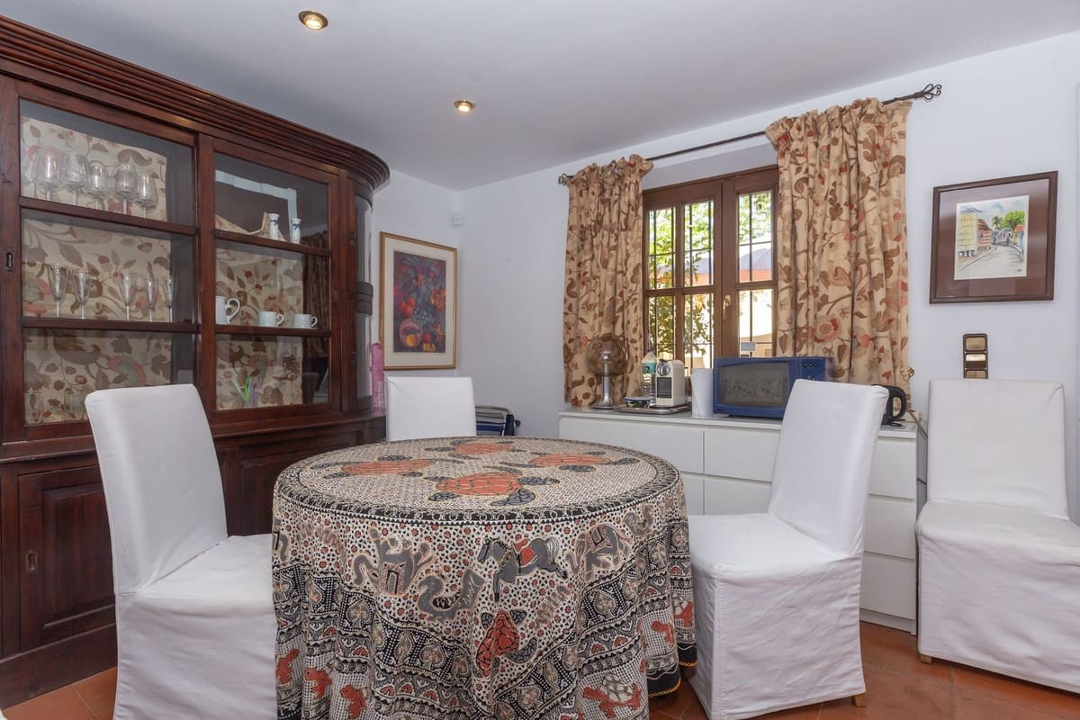 5 slaapkamer Villa te koop in Elviria met zwembad - € 1.495.000 (Ref: 9543800)