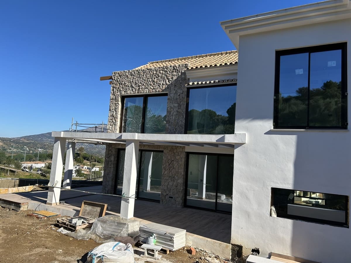 5 soveværelse Villa til salg i La Cala Golf med swimmingpool garage - € 1.495.000 (Ref: 9543801)