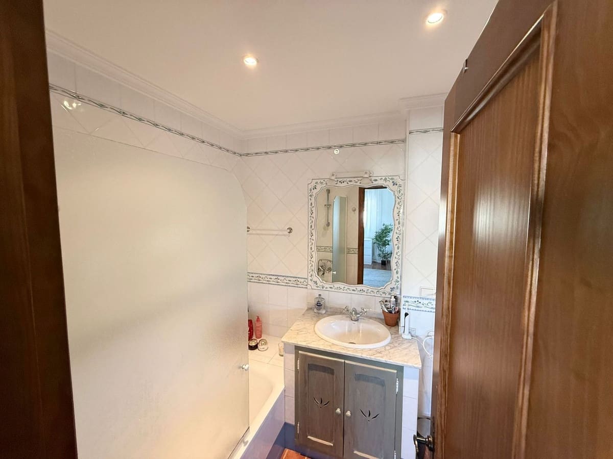 Chalet de 5 habitaciones en Casares en venta con piscina - 749.000 € (Ref: 9548399)