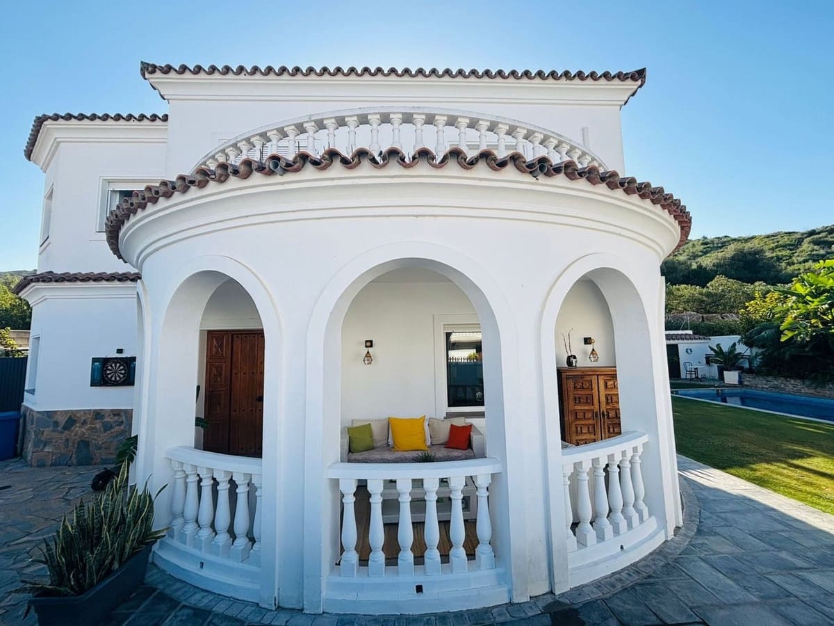 Chalet de 5 habitaciones en Casares en venta con piscina - 749.000 € (Ref: 9548399)