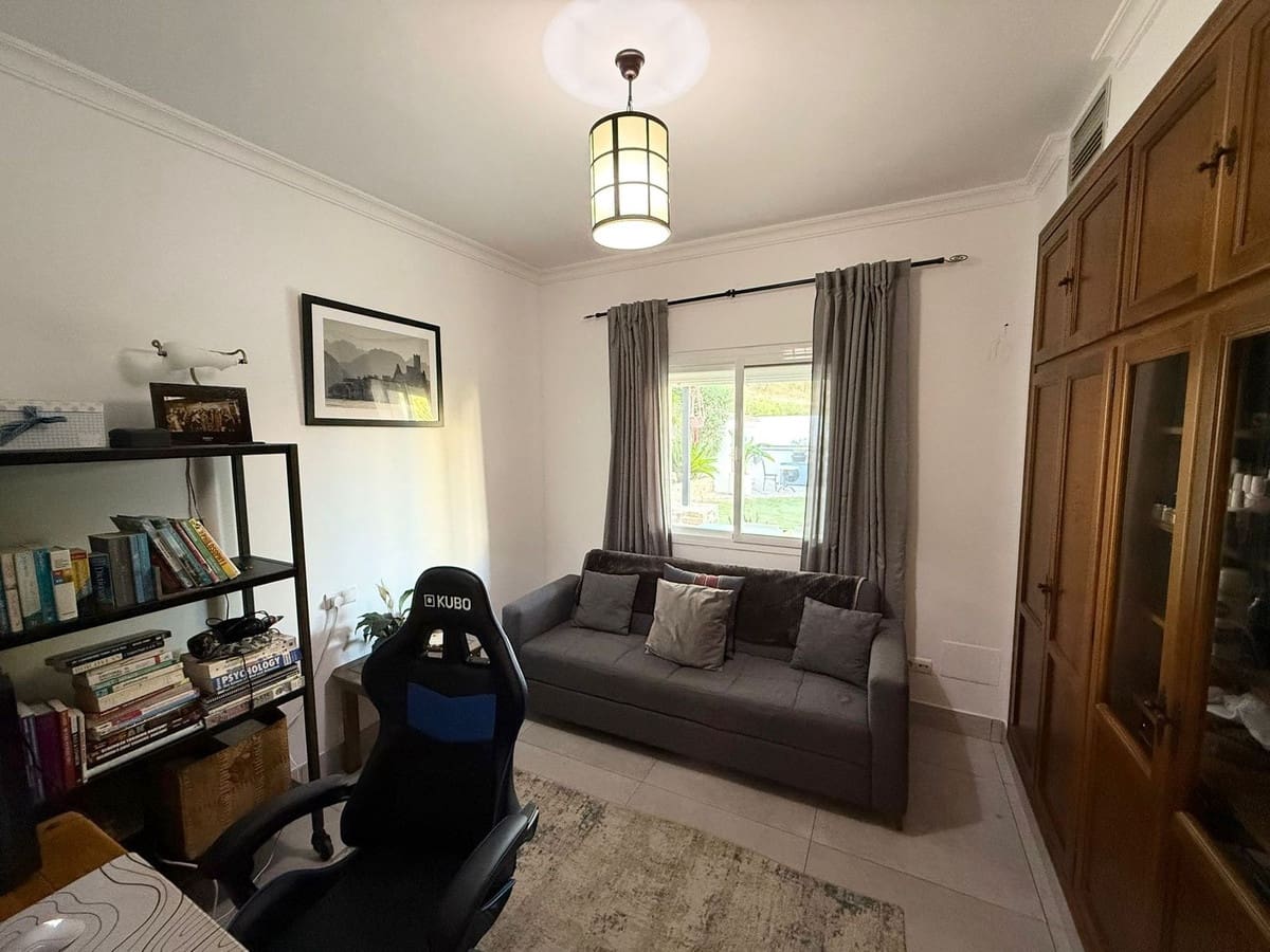 Chalet de 5 habitaciones en Casares en venta con piscina - 749.000 € (Ref: 9548399)