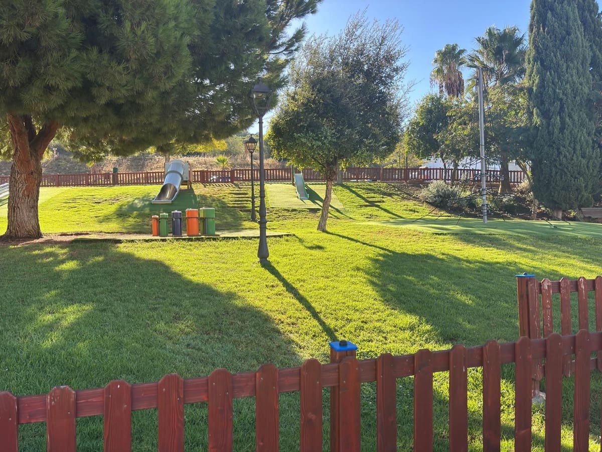 Chalet de 5 habitaciones en Casares en venta con piscina - 749.000 € (Ref: 9548399)