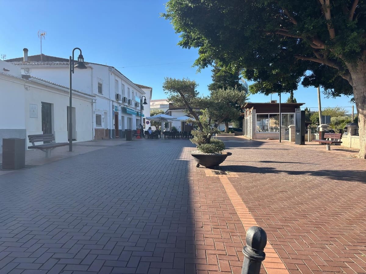 5 bedroom Villa for sale in Casares with pool - € 749,000 (Ref: 9548399)
