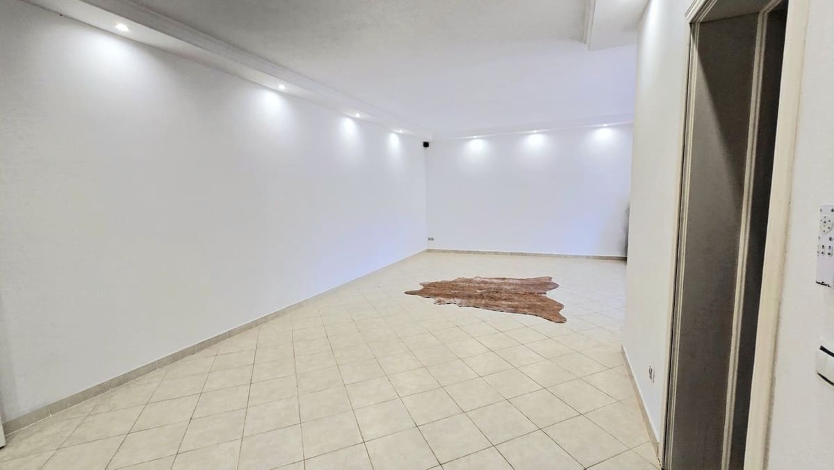 Chalet de 4 habitaciones en Calahonda en venta con piscina - 1.239.000 € (Ref: 9548401)