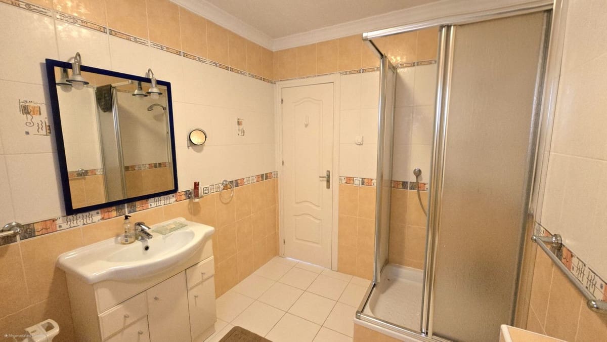 Chalet de 4 habitaciones en Calahonda en venta con piscina - 1.239.000 € (Ref: 9548401)